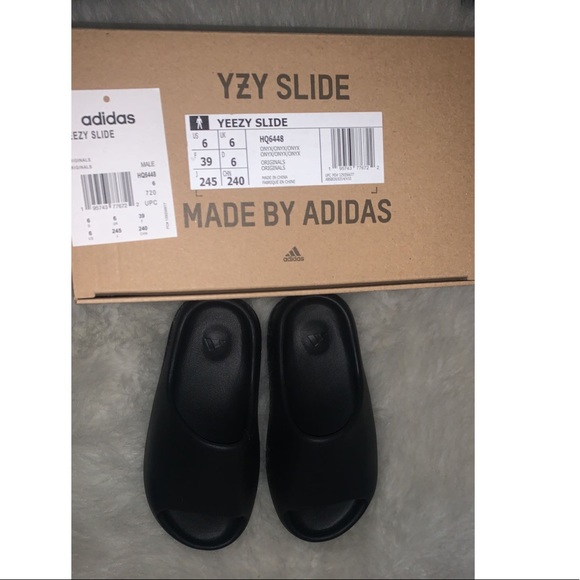 YEEZY SLIDE ADULTS “ONYX”
Color: GREY 
Size: 6 (MENS) 7 (WOMENS) - Picture 3 of 5